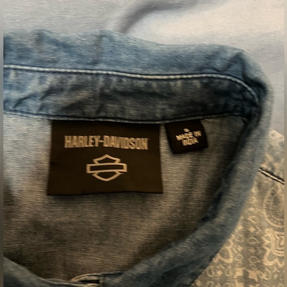 Harley Davidson women’s denim sleeveless button up - Picture 4 of 5